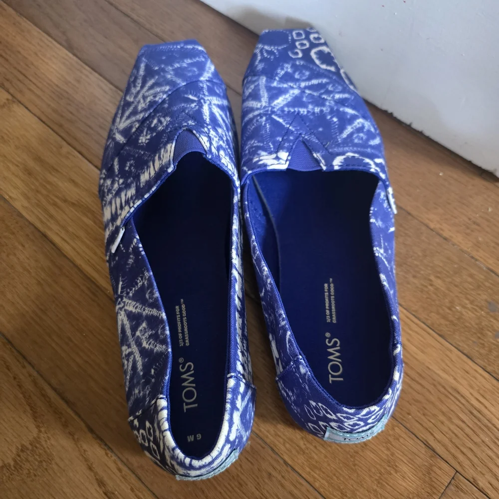 Toms Blue Patterned Slip-Ons - Picture 3 of 5